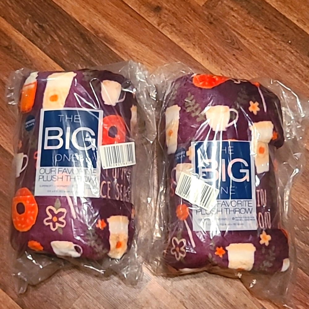 The Big One Plush Throw Pumpkin Spice Season - 2 in stock